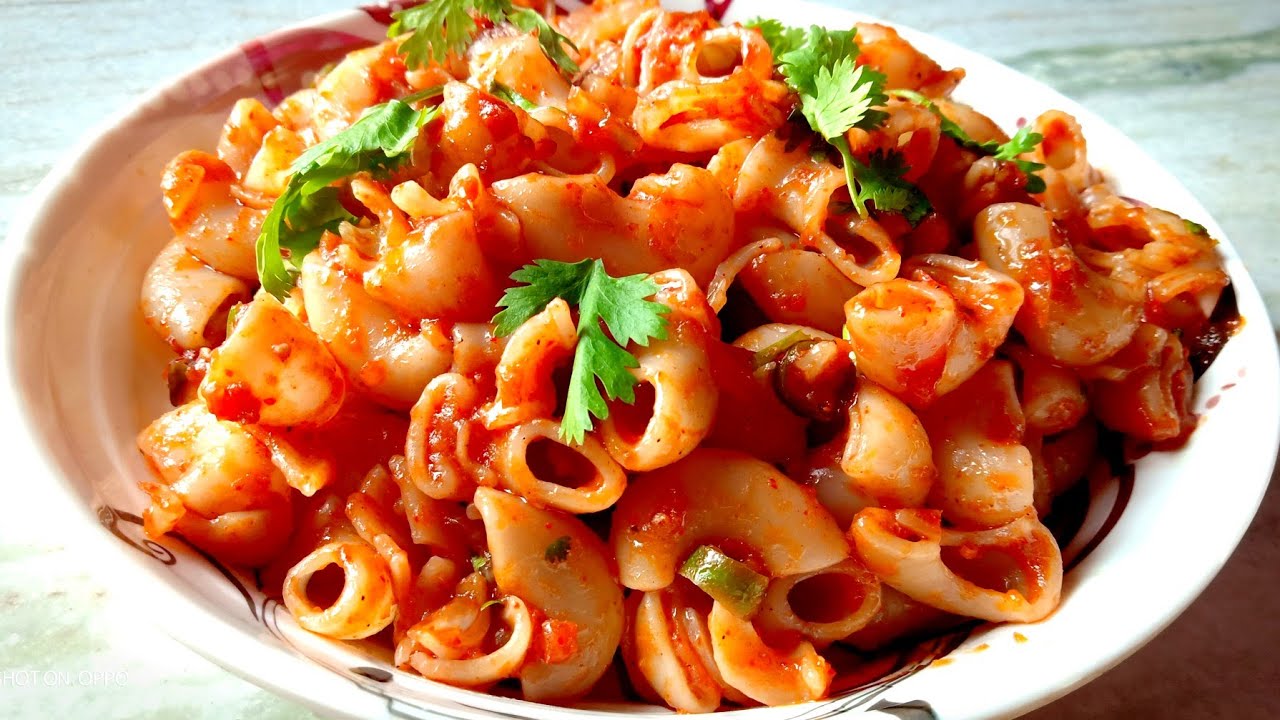 macaroni pasta red sauce